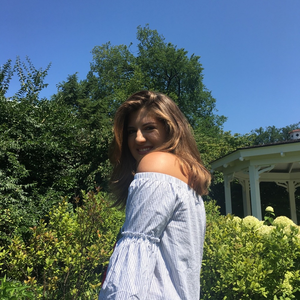 Meet your Posher, Camila